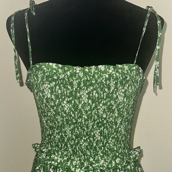 Moon River Green Floral Maxi Tiered Dress - Size M - Picture 2 of 5